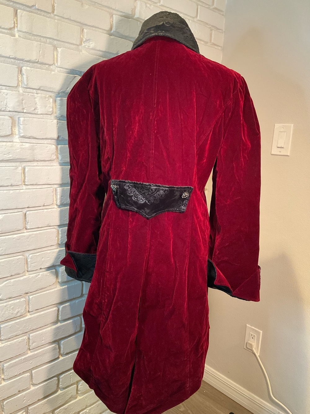 Spirit Women's Burgundy & Black Velvet Coat - Picture 3 of 6